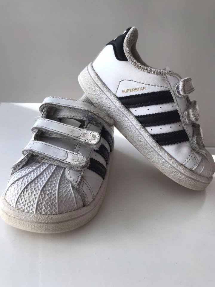 Zapatillas Adidas SuperStar 23 - $6.000 